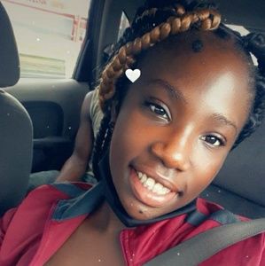 Meet your Posher, Ebony